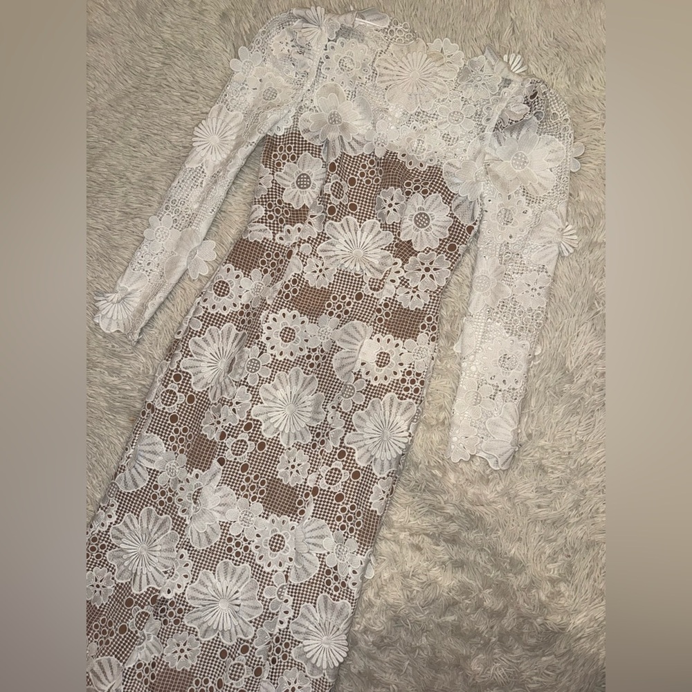 NEW Elliatt NEW Autumn White 3D Floral Lace Long Sleeve Midi Dress Sz M - Picture 6 of 7